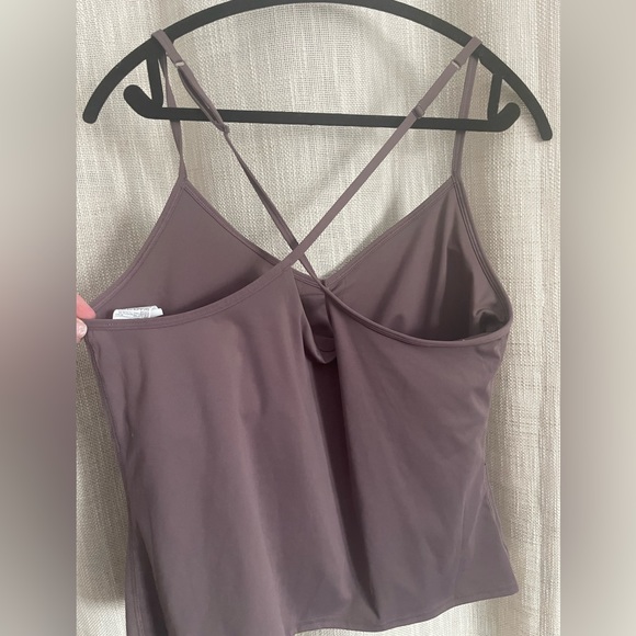 Old Navy Active Strappy Tank - Picture 4 of 5
